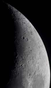 Pic 2: The Moon (Richard Harvey. DSLR)